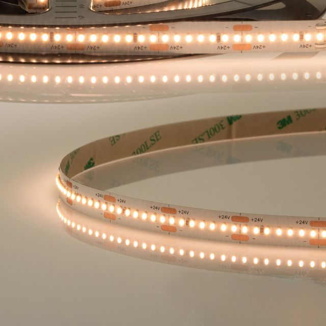 LED CRI930 Linear8 Strip, 24V DC, 15W, IP20, 3000K, rotolo da 5m, 280 LED/m
